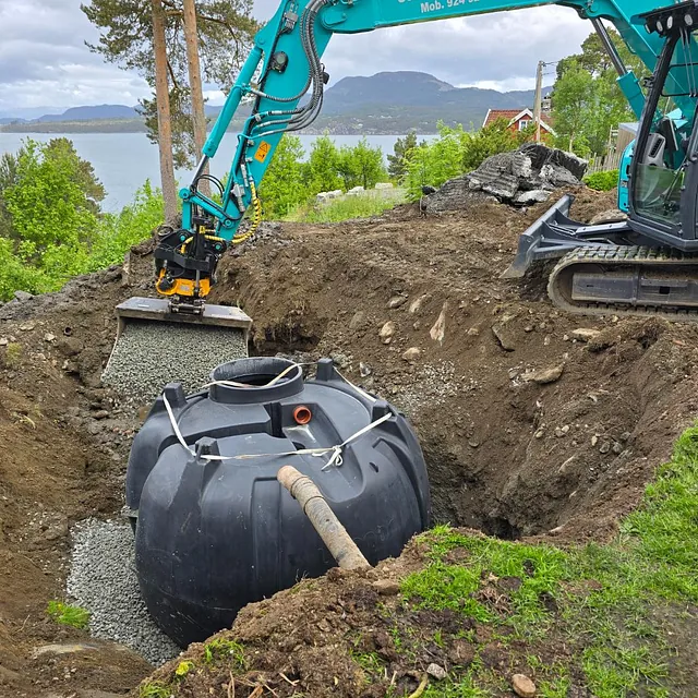 Montering av tank til privat avløpsanlegg